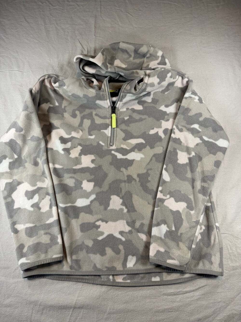 Fila Sport Gray Camo Fleece Half-Zip Hoodie Size M